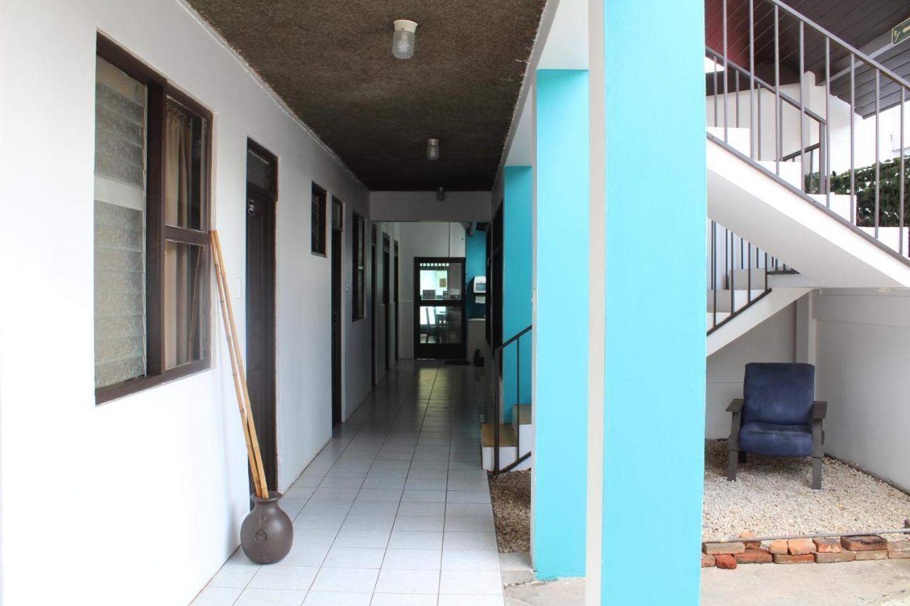 Hotel Canas Exterior photo