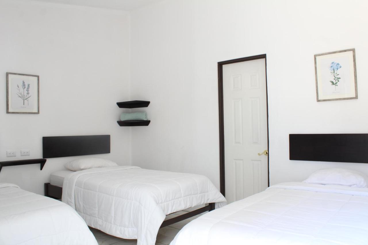 Hotel Canas Exterior photo