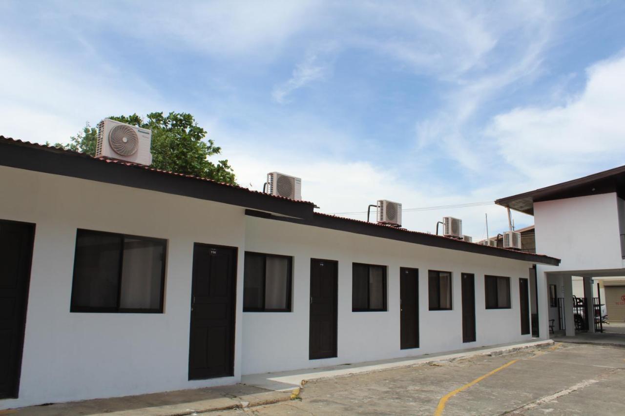 Hotel Canas Exterior photo