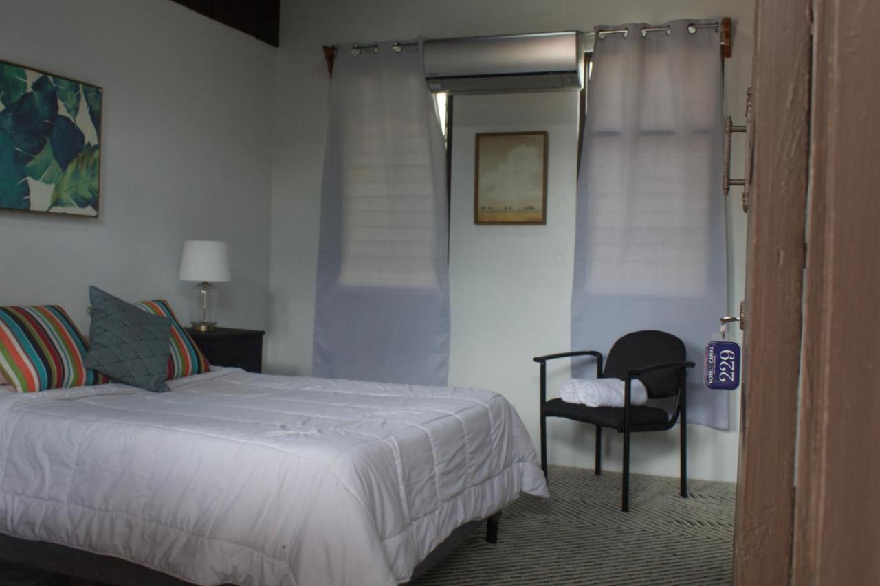 Hotel Canas Exterior photo